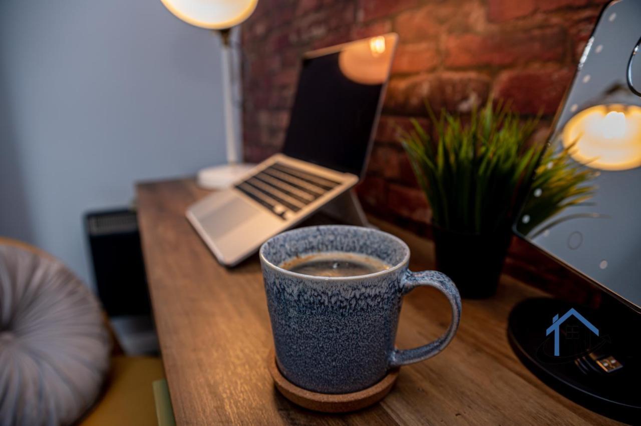 Flat 5, Super King Bed, Free Parking, Workspace, Free Wi-Fi Nottingham Eksteriør billede
